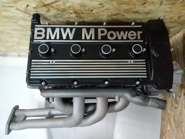 BMW S14 B23 Engine for sale - 1/1
